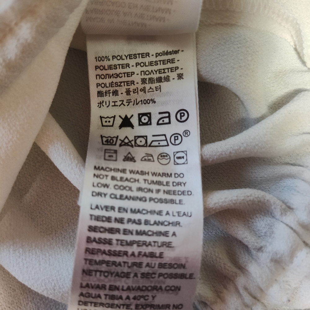 Women's Levi's Lisa Blouse - Relaxed Fit Light & Airy - Size Small - Retail $55 - Picture 6 of 6